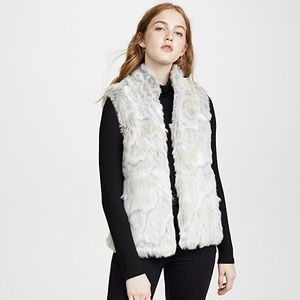 Jack By BB Dakota In A Furry Faux Fur Vest LG